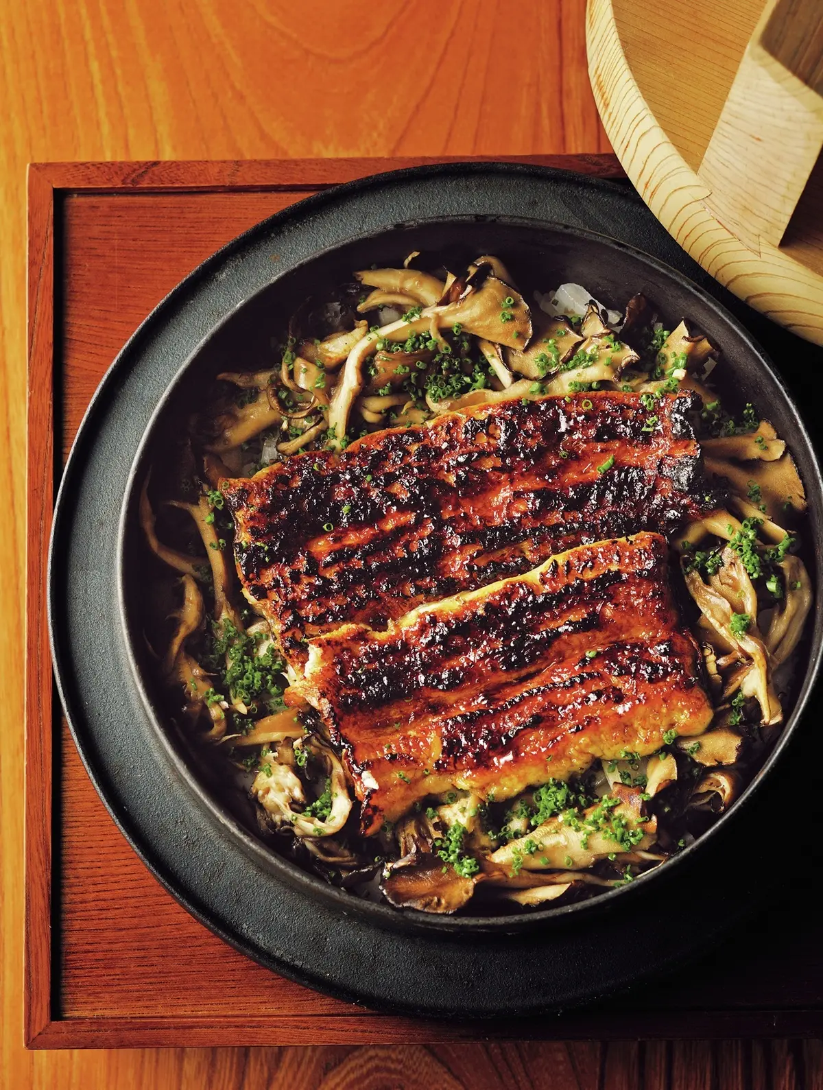 鰻の蒲焼きの土鍋ごはん