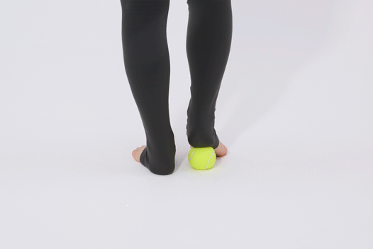 OurAge×Webエクラ　【１】テニスボールで足裏コロコロ。