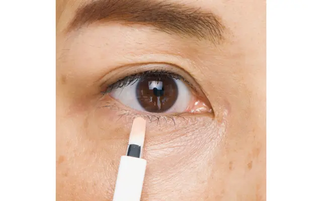 ブラシを小さく動かしきわのくすみもオフ