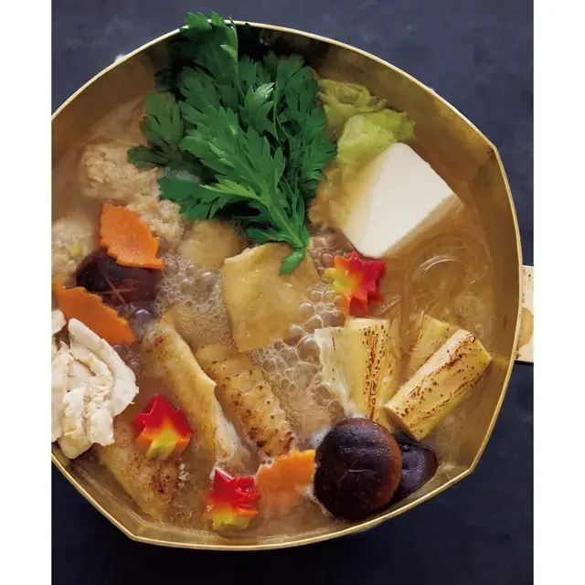 凝縮された鶏肉のうま味が印象的　下鴨茶寮「［熊本県産］天草大王の水炊き」