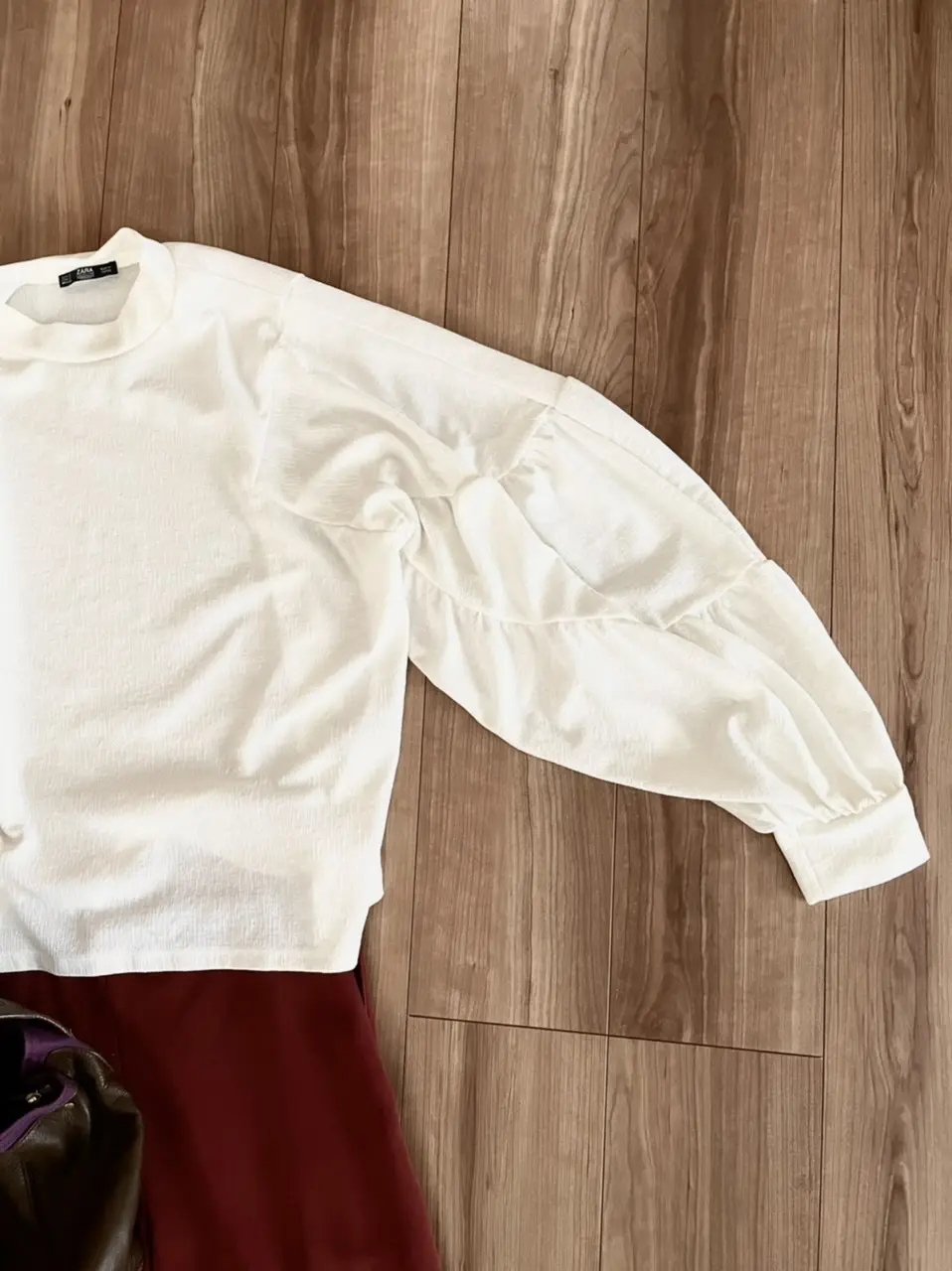 ホンワリ袖の「白ブラウス」の画像_2