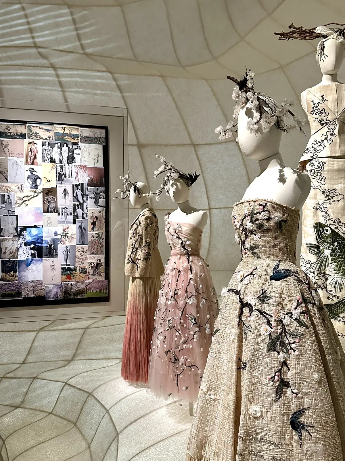 「クリスチャン・ディオール、夢のクチュリエ」デイオールと日本