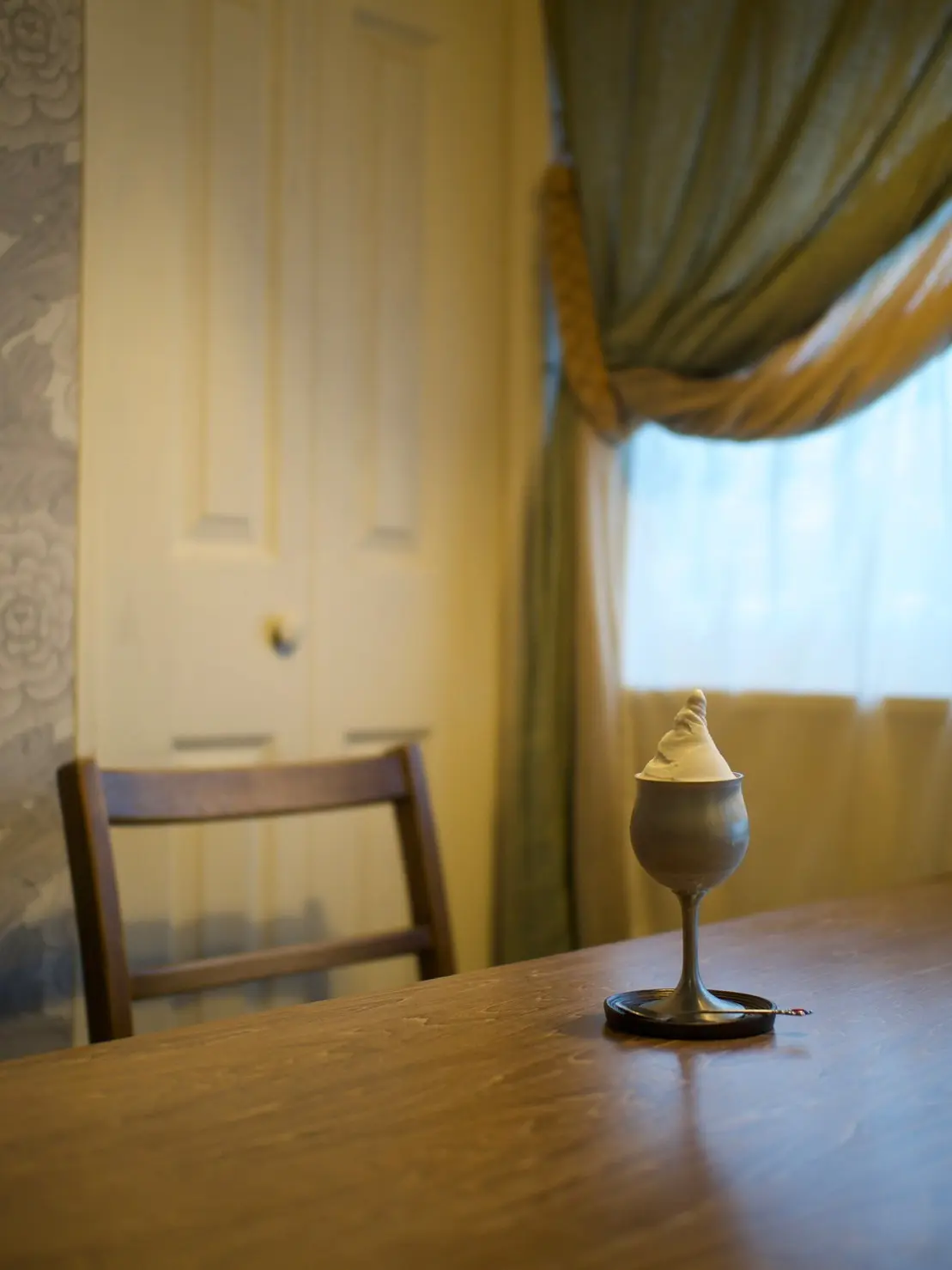 バナナのジェラートをシングルでいただきました。器もとっても素敵なんです。