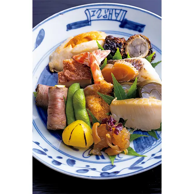 お皿に取 り分けると1名分でこのボリューム！ 