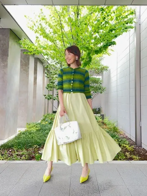 倉爪佐和さん 爽やかな色グラデ―ションでみずみずしい着こなし
