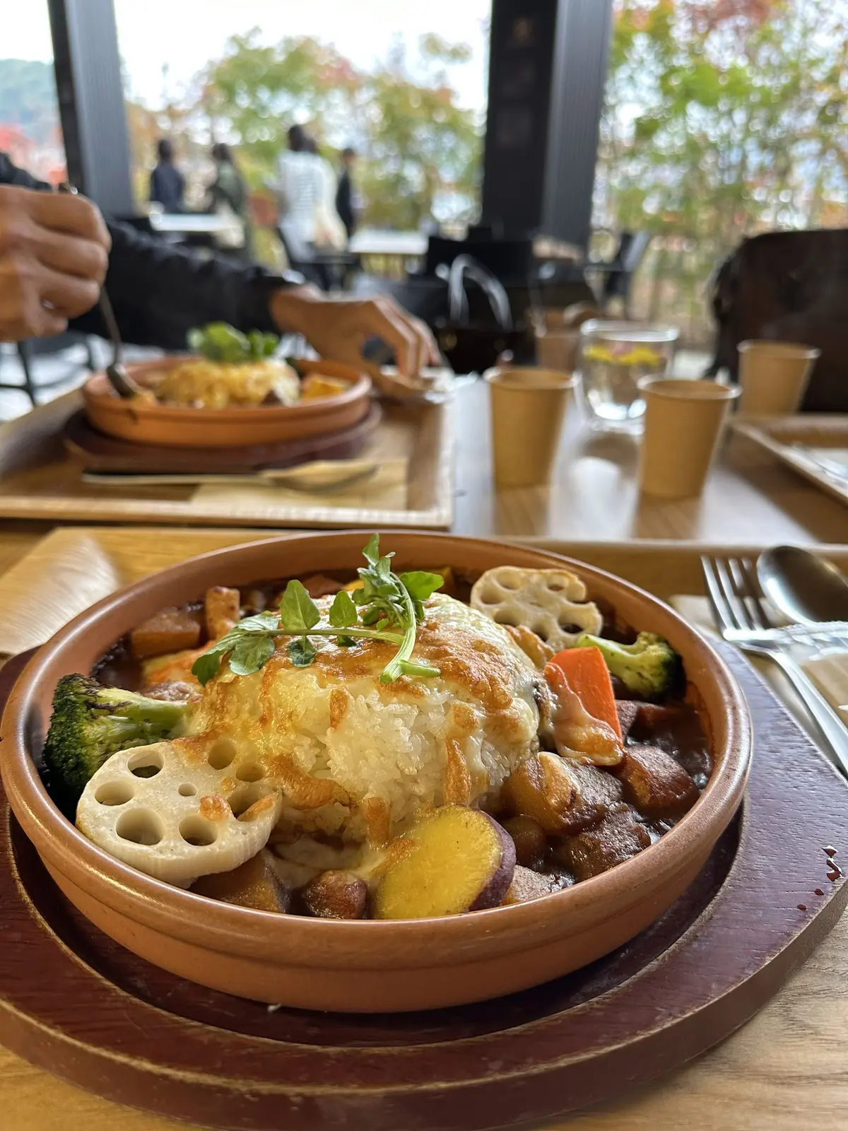 静かな時間と秋の景色を楽しむ河口湖の旅の画像_46