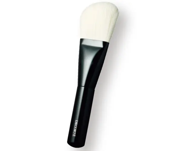 スキンフュージョン フェイス ブラシ￥5,500／コスメデコルテ