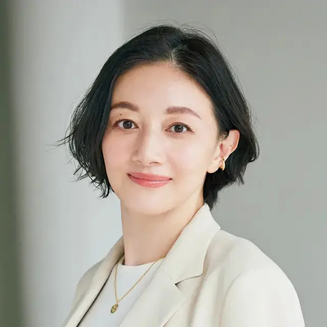 毛先に「ライン」を残しトレンド感を意識して