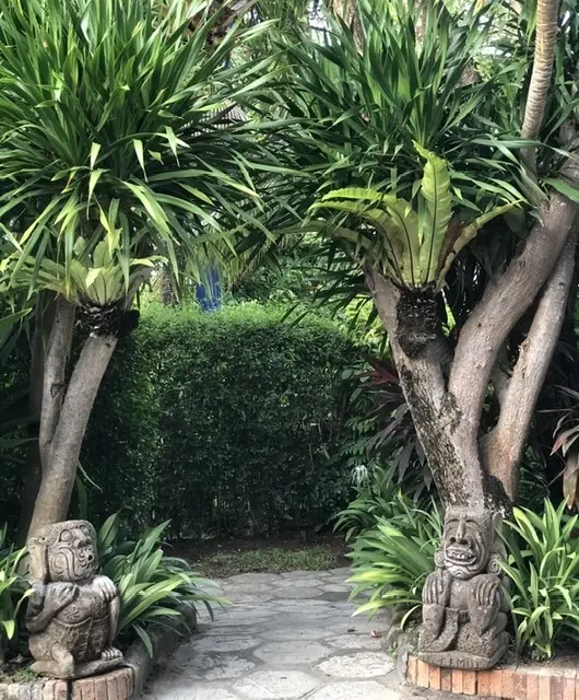 タンジュンサリ　小道