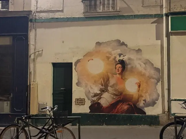 作品の作家は世界の中の神のようでなければならない。至る所に存在し、どこにも見えない。