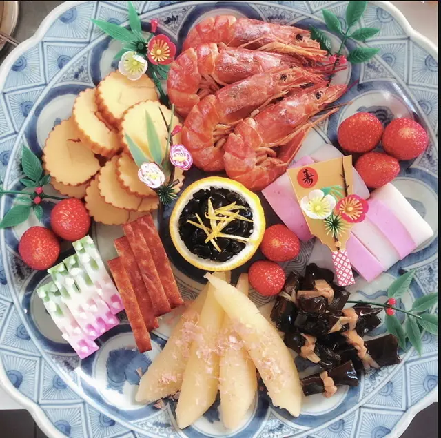 お節料理　大皿盛り