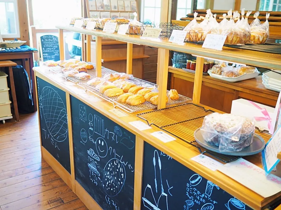 大自然に佇む山のベーカリーとハナモモの名の画像_10