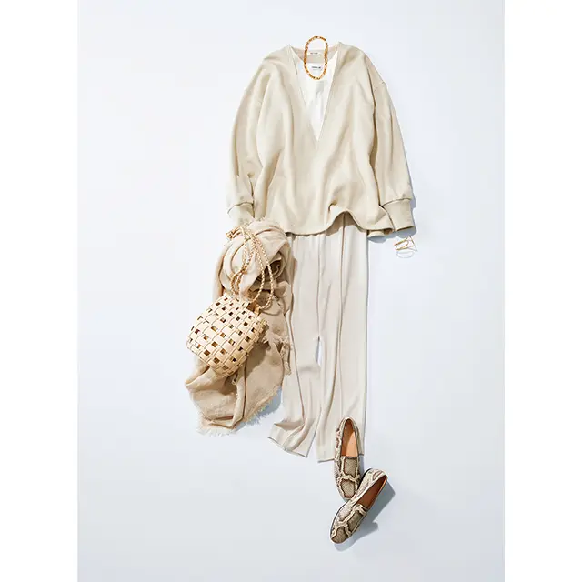 東原妙子さんのスウェットコーデ