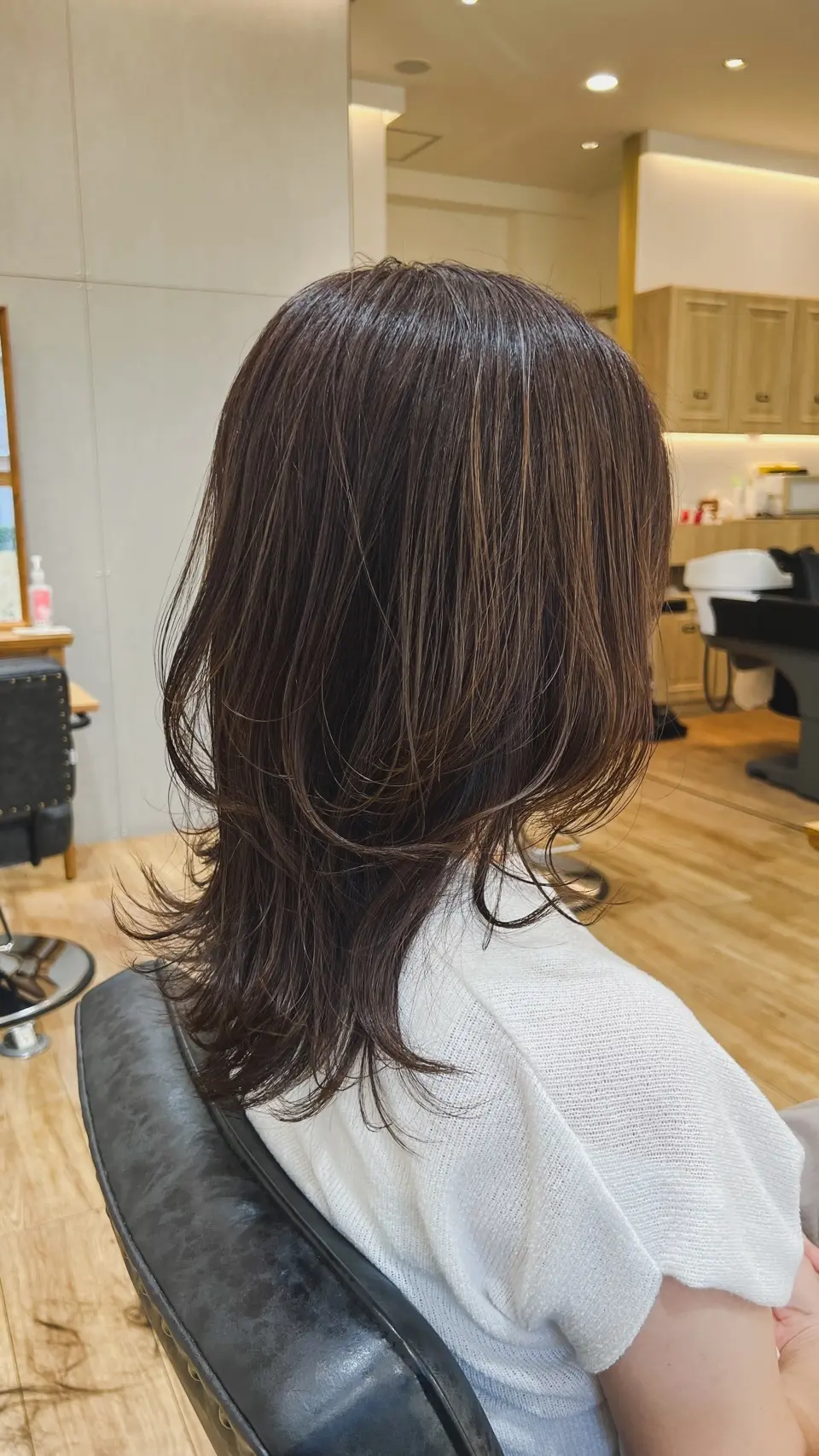 【50代ヘアスタイル】秋色ヘアカラー＆欠の画像_6