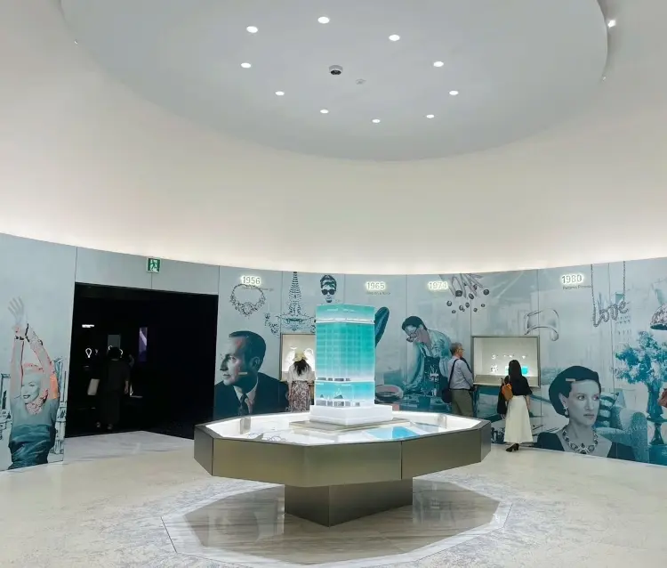 きらめくジュエリーや限定グッズも♪「ティの画像_6