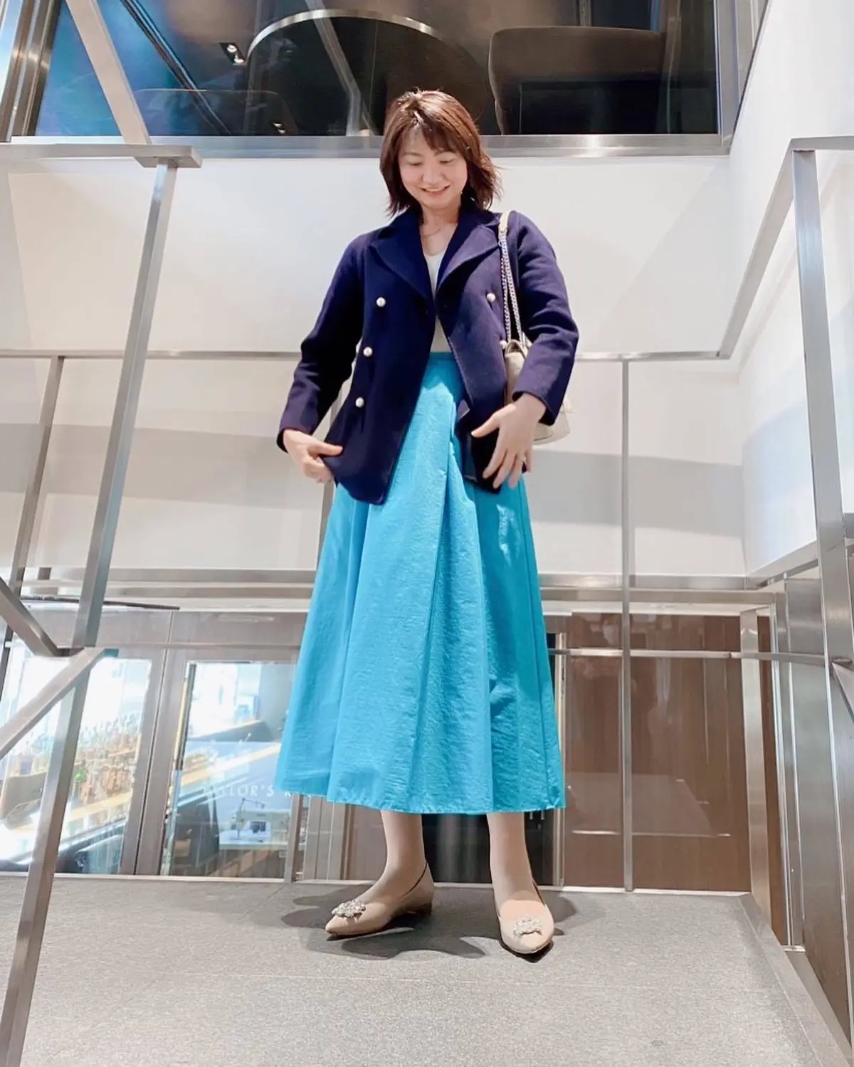 春色のスカートでダンヒルバーへの画像_1