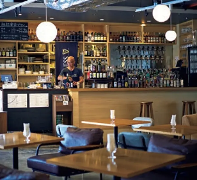 大人のひとり旅　美食　つくば　イタリアンワイン　BEER&CAFE Engi　20種類のドラフトビールに加え、ウイスキーのオールドボトル、クラフトジンなども