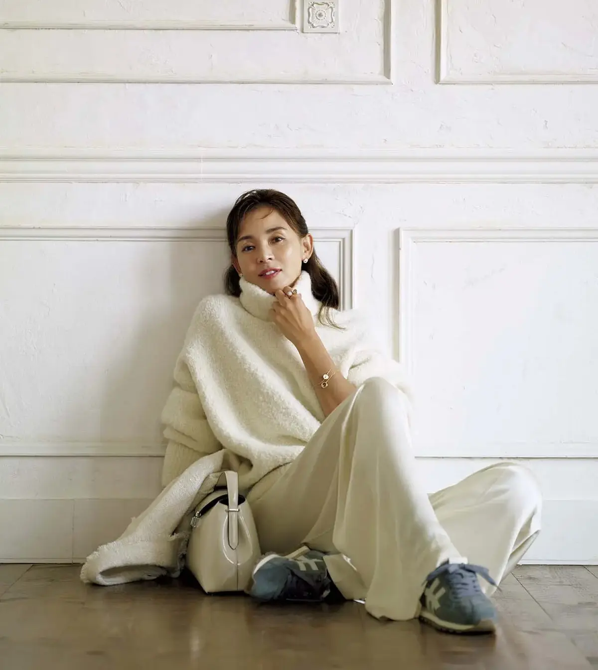 多彩な質感の白が生む大人の幸福感