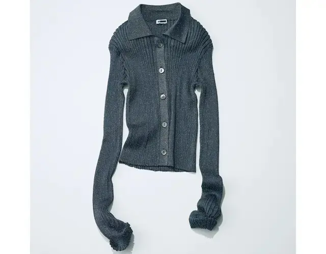 デコルテの見え方で女っぽさを調整