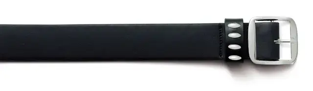 重厚感のあるヴィンテージライクなブラックの太めレザーベルト