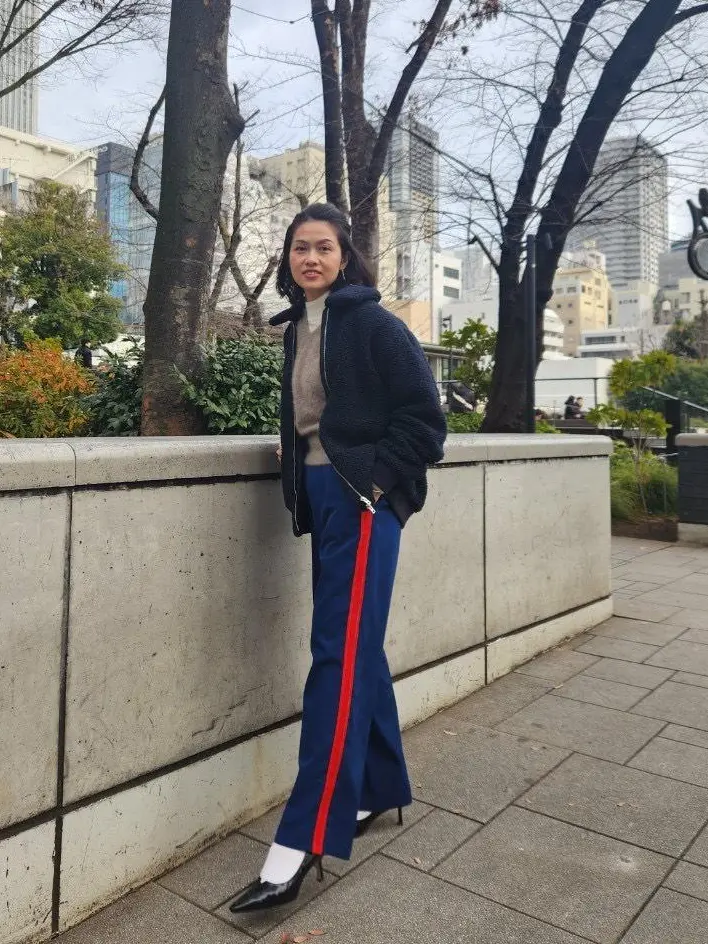 大人カジュアル　トラックパンツ　メンズコーデ