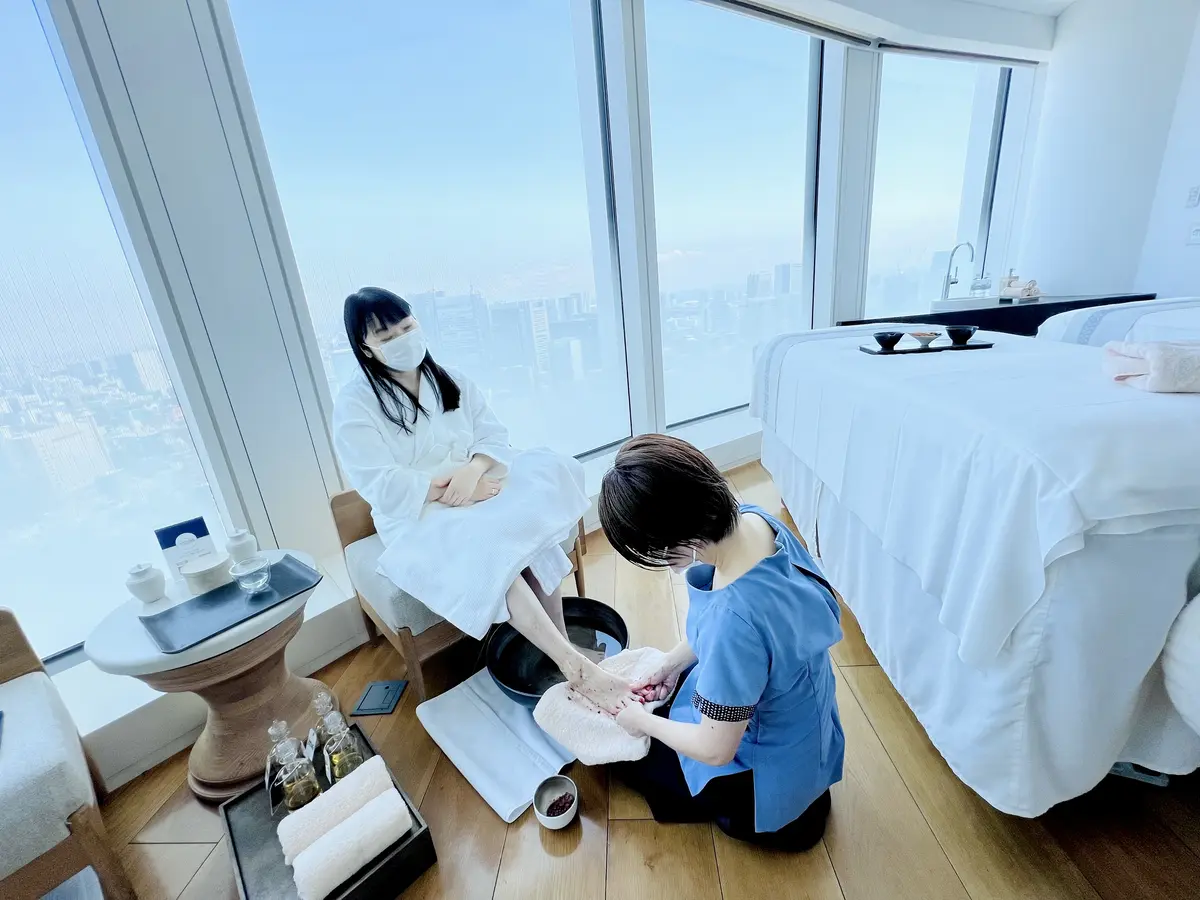 アンダーズ 東京　AO スパ＆クラブ　トリートメントルーム　フットバス