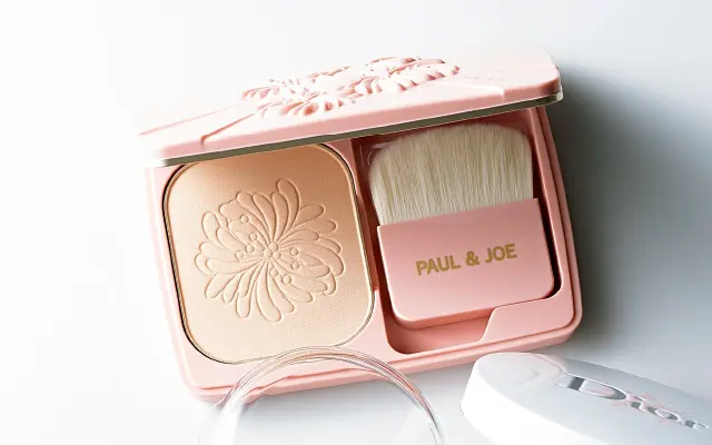 ブラシづけで血色感を演出