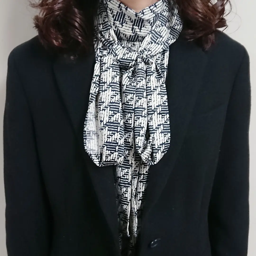 グレンチェックリボンブラウス    黒ジャケット