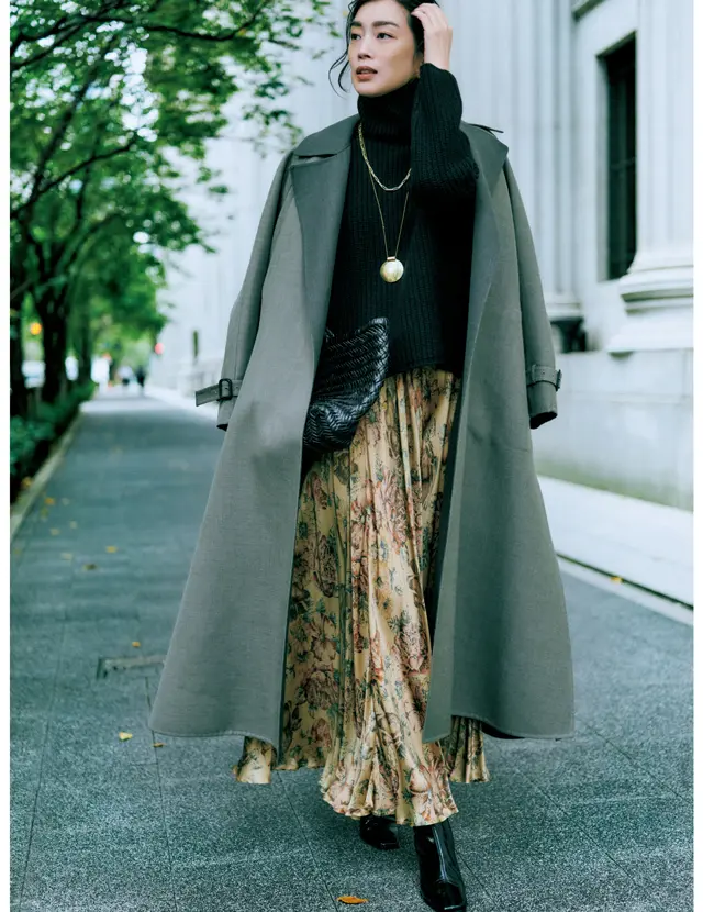 主役感たっぷり！大人の華やぎ艶（ツヤ）スカート