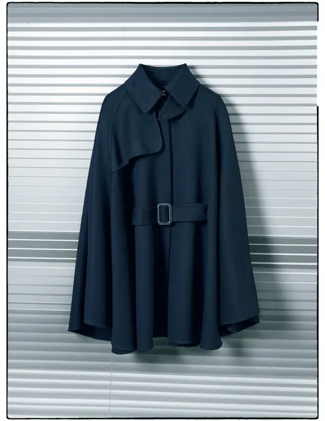 ロロ・ピアーナの 「カサンドラ・ケープ」