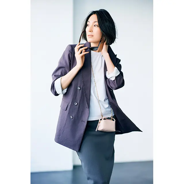 着やせルール　マイクロミニバッグを斜めがけで斜め線をつくる