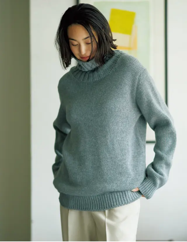 サイズ5のニットのカジュアルコーデのLIZA