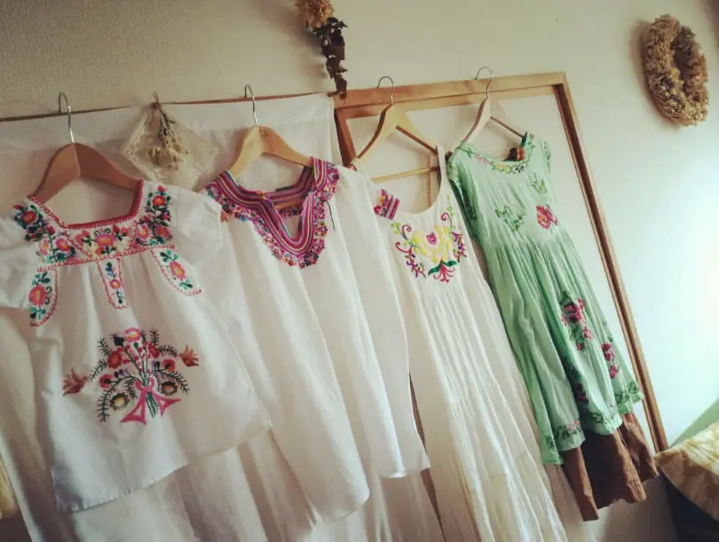 刺繍ワンピースでクラシカルに美術館へ。の画像_4