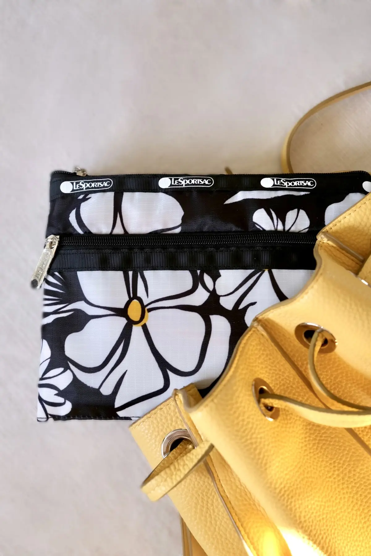 エクラ付録　LeSportsac✖️éclat 大人の花柄ポーチ