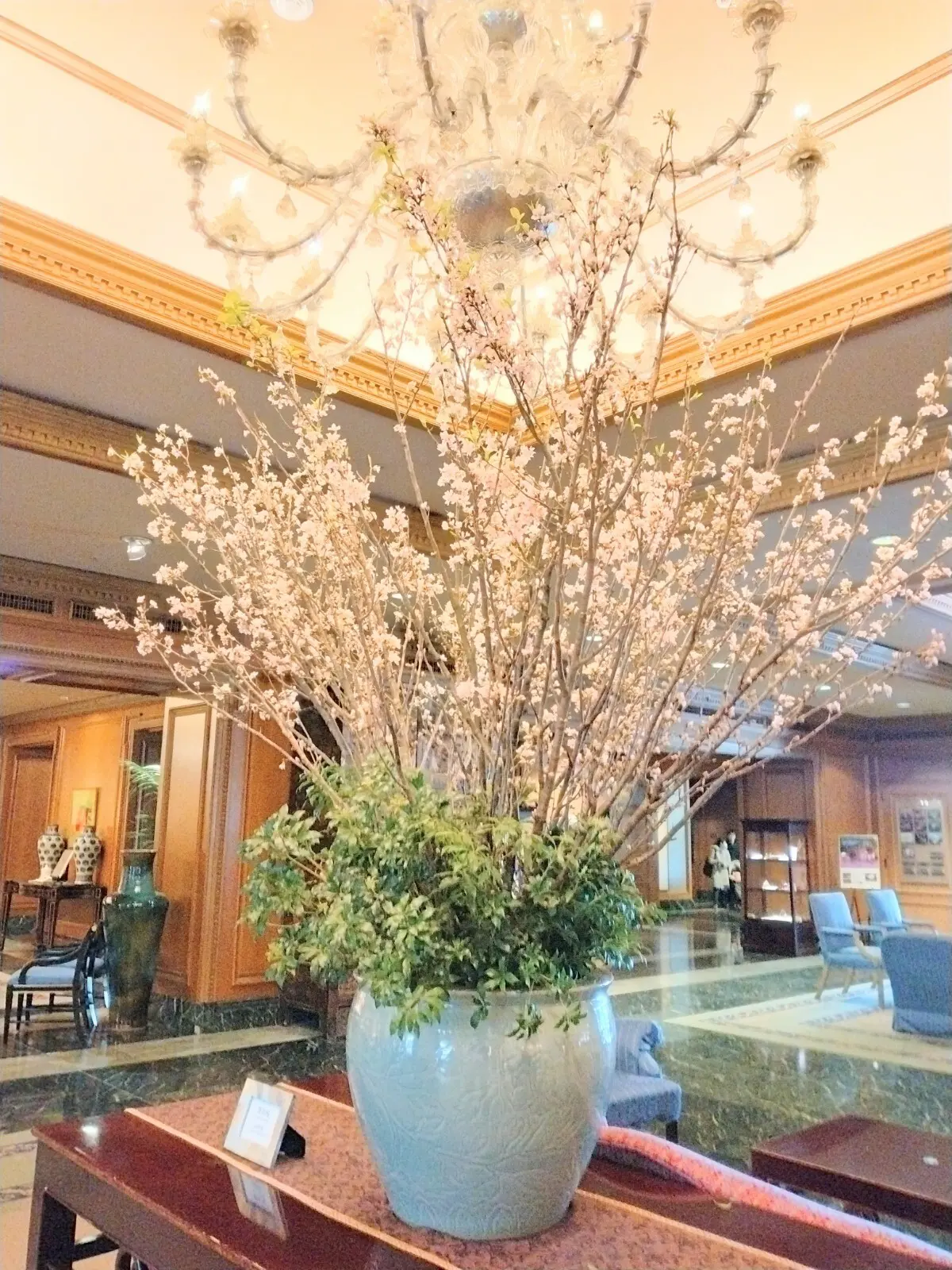 椿山荘ロビー花