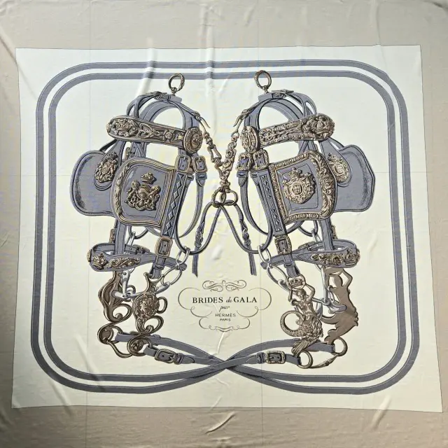  午年に選びたい馬具柄スカーフと乗馬風ブの画像_2