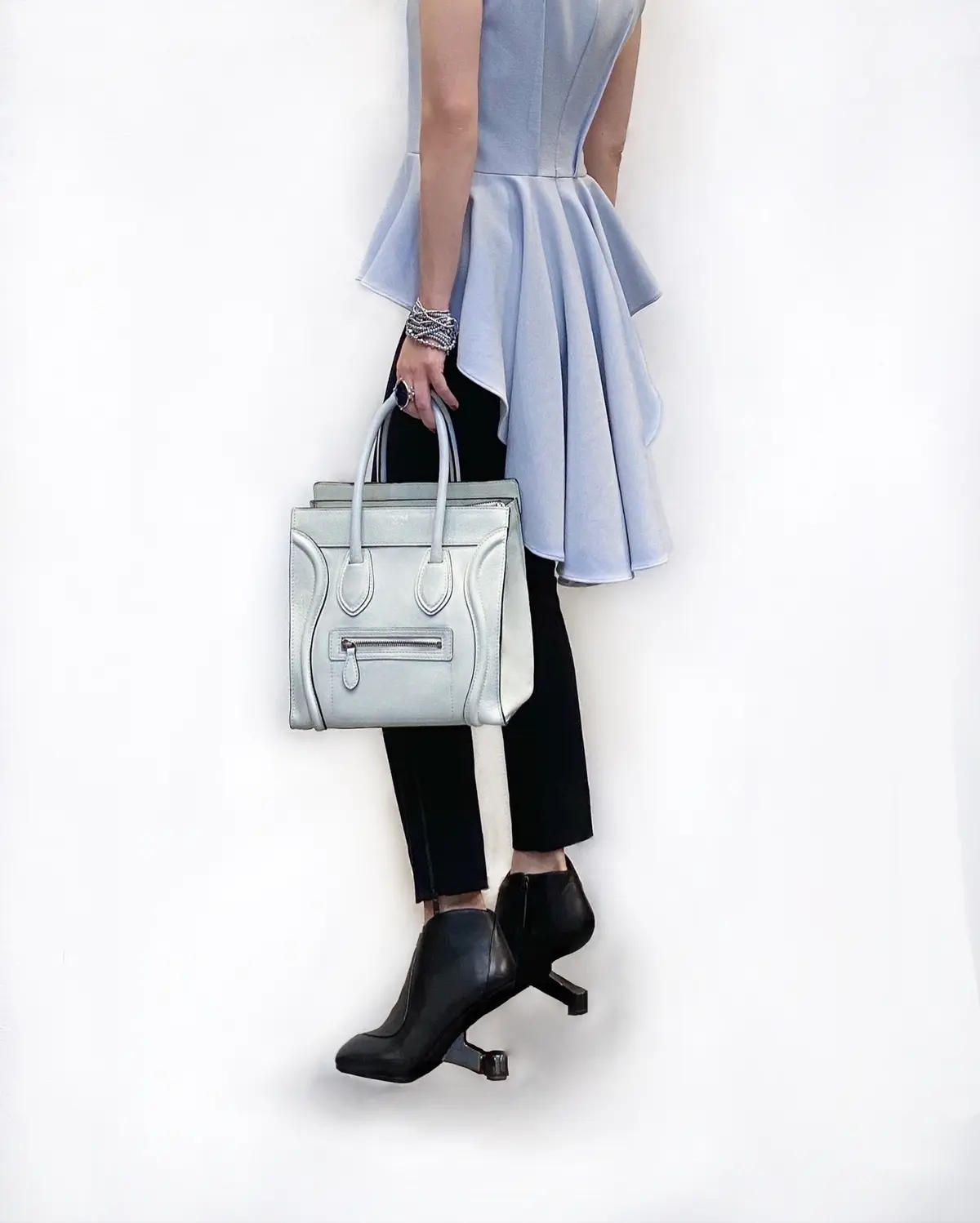 新入りショートブーツで大人綺麗目コーデ の画像_1