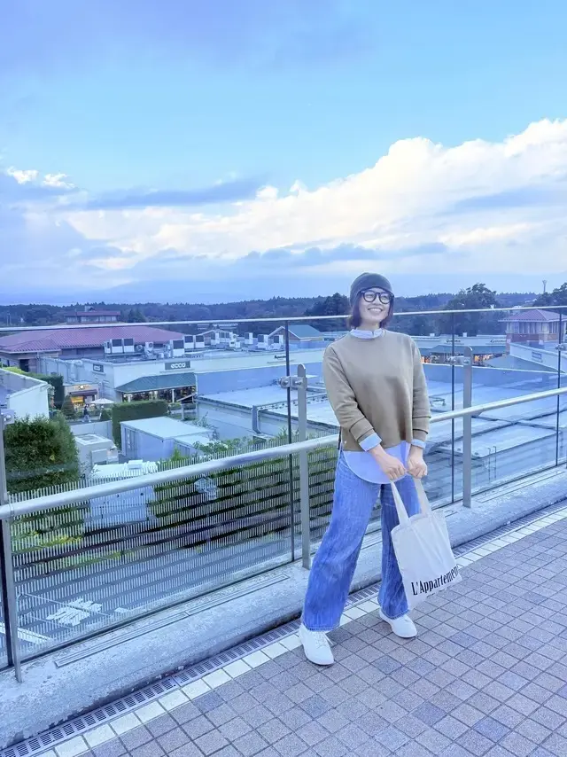 華組　スニーカーコーデ