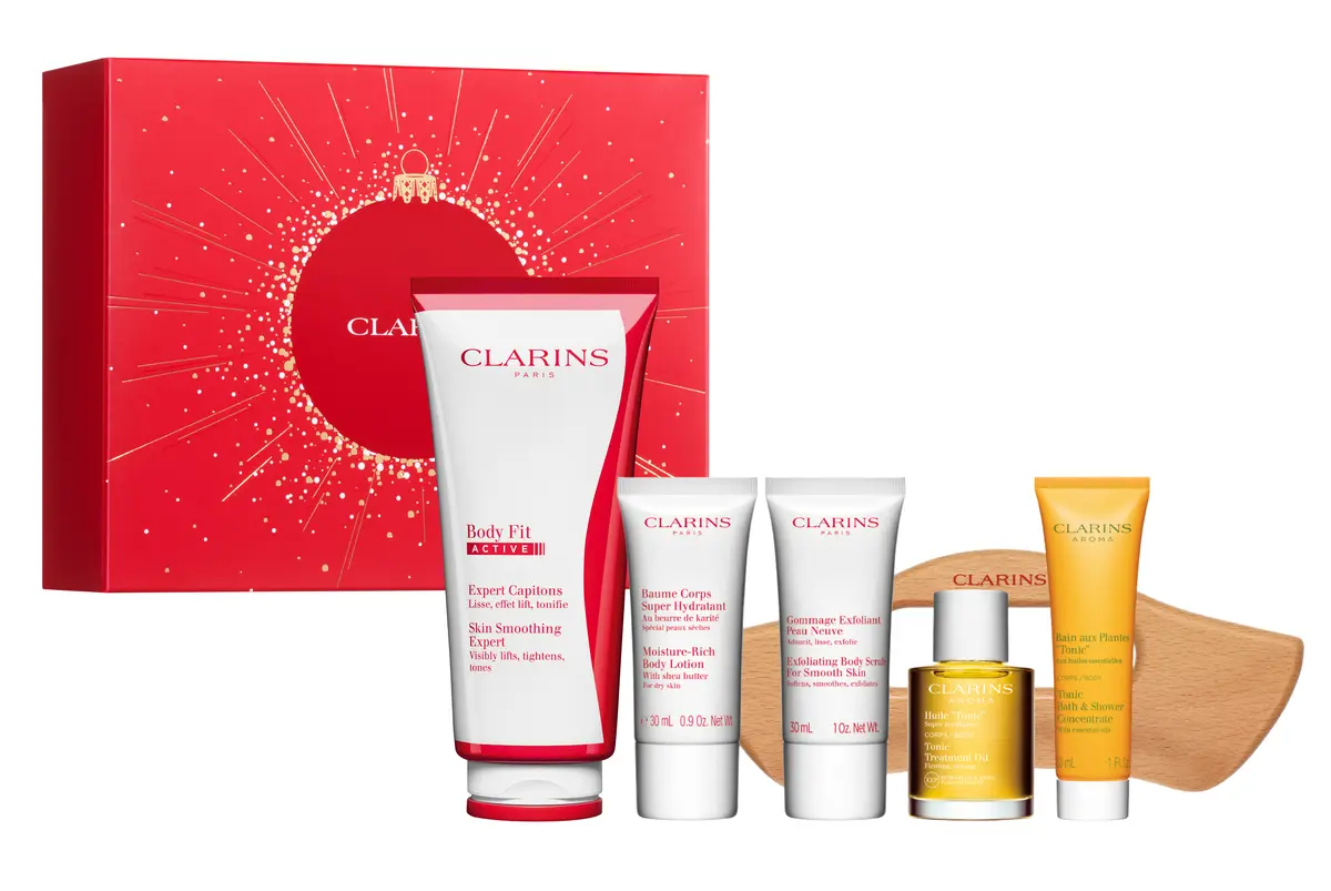 クリスマスコフレ　2025　クラランス　ボディ ホリデーキット　￥13750／クラランス＜限定発売中＞  セット内容　ボディ フィット アクティヴ 200mL（現品）、モイスチャー リッチ ボディ ローション 30mL、スムージング ボディ スクラブ N 30mL、ボディ オイル“トニック” 30mL、プラント シャワー／バス ローション“トニック” N 30mL、マッサージツール（サイズ：H70×W195×D10mm）