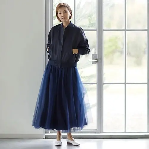 【50代 ファッション】意外。「ネイビーの画像_18