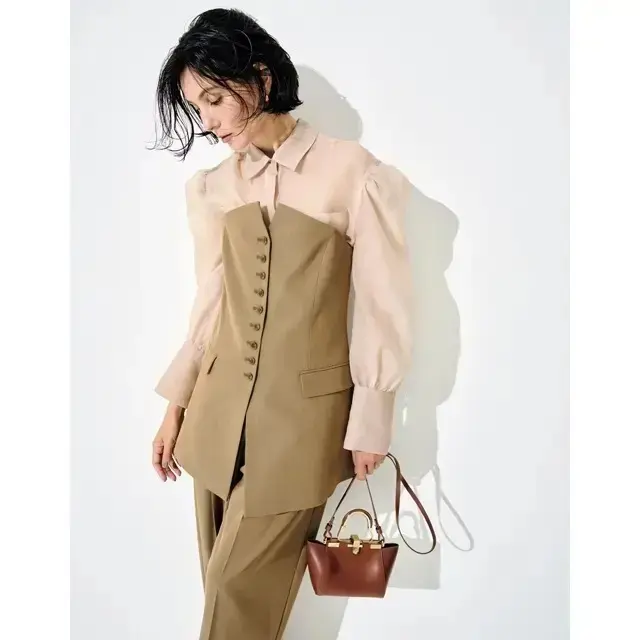 50代が上品に着映えるシャツ＆ブラウス特集【2023秋】