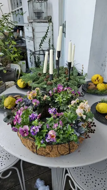 パンジーの寄せ植えリース作りの画像_10