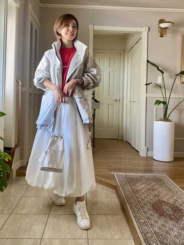 白バルーンスカートで軽やかにの画像_1