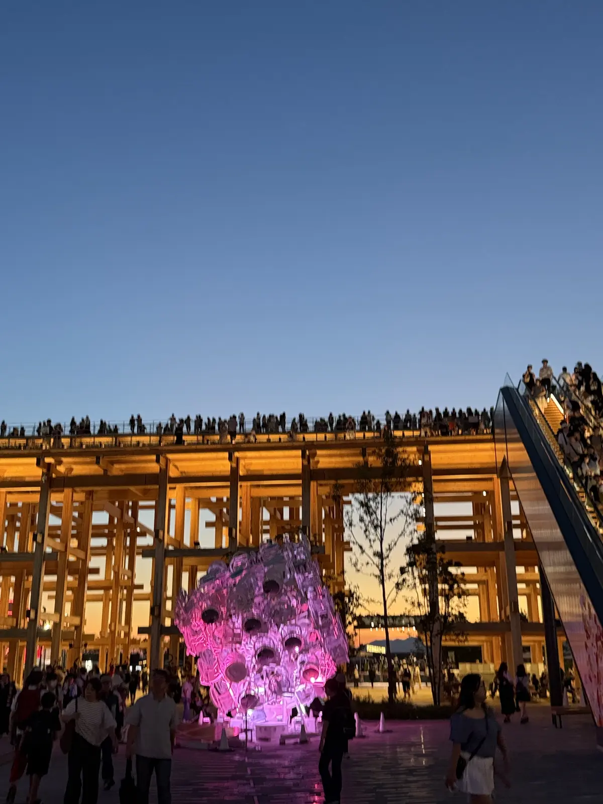 夜の大屋根リング　大阪関西万博