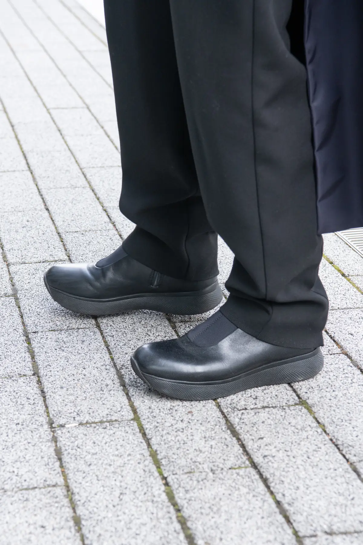 「プラダ」のブーツ。