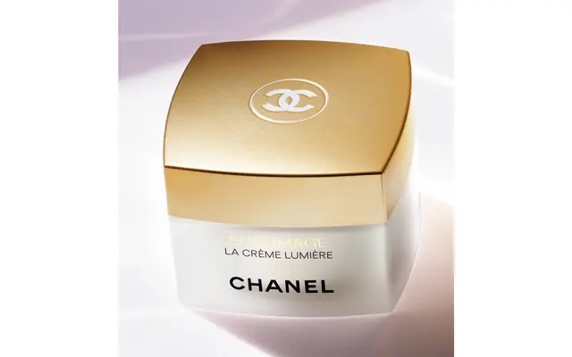シャネル サブリマージュ ラ クレーム ルミエール