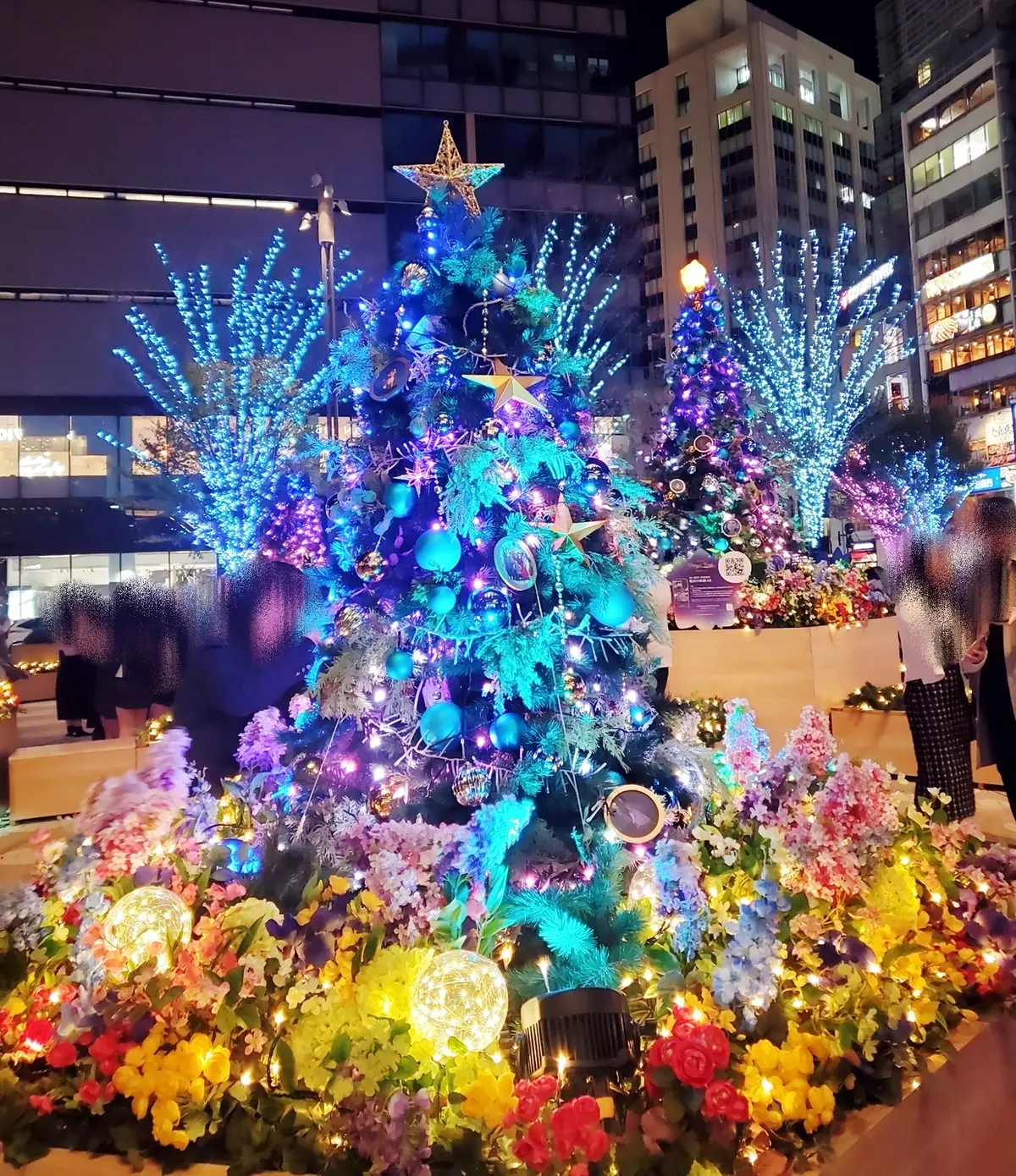 ディズニーみた～い！っと言っていたら、まさにディズニーにちなんだイルミネーションでした。