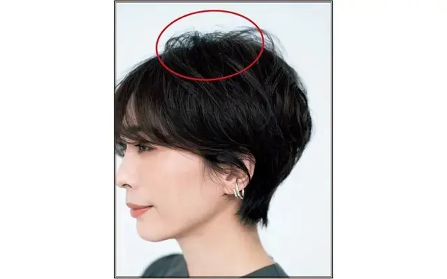 動くポイントを残した「洗練マッシュショートヘア」【50代髪型・ヘアスタイル】