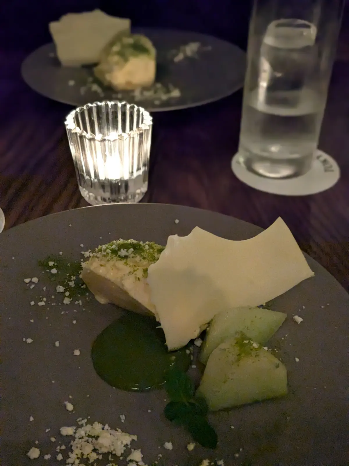 秋色タイトスカートで、南青山の幻想的なバの画像_11