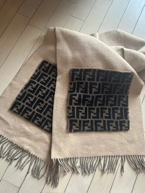 華組　法村麻起子　マフラー　FENDI　フェンディ　ズッカ柄